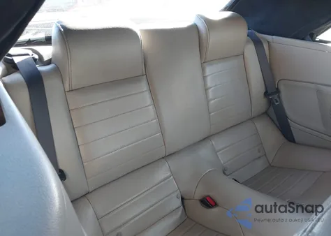 2010 Ford Mustang V6 Premium z USA, uszkodzony, nr VIN 1ZVBP8EN2A5113344